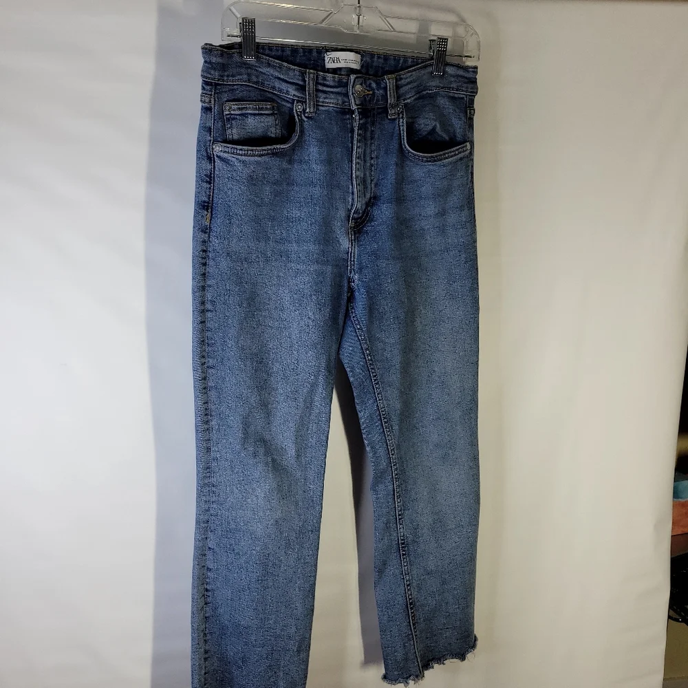 Womans Zara Unfinished hem Jeans Manufactured whiskering Size 10 Small Hole - Picture 1 of 10